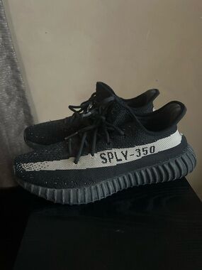 Yeezy 350 Boost V2